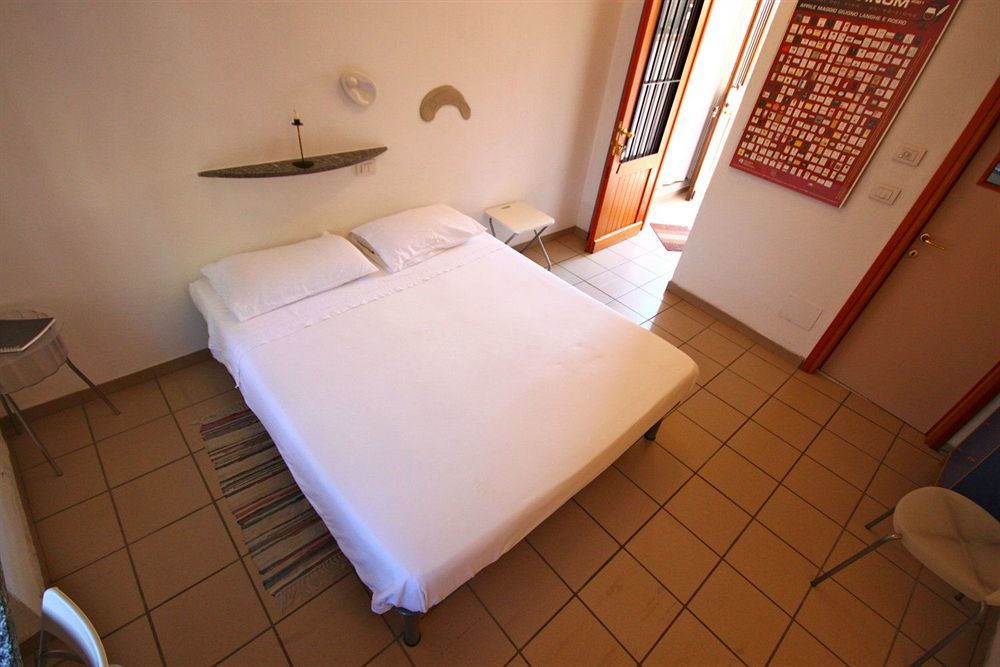Hotel Vicolo Del Pozzo Barolo Exterior foto